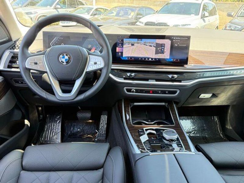 Used 2026 BMW X7 xDrive40iImage 32