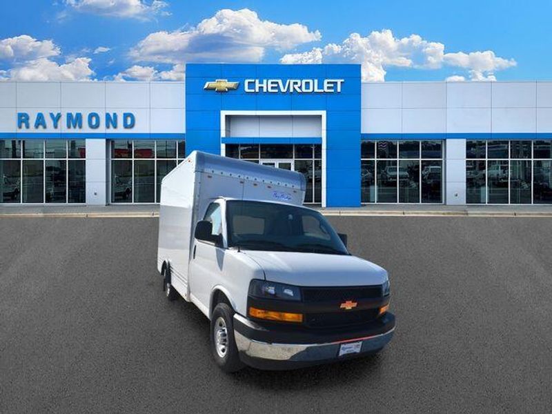 New 2026 Chevrolet Express 3500 Work VanImage 10