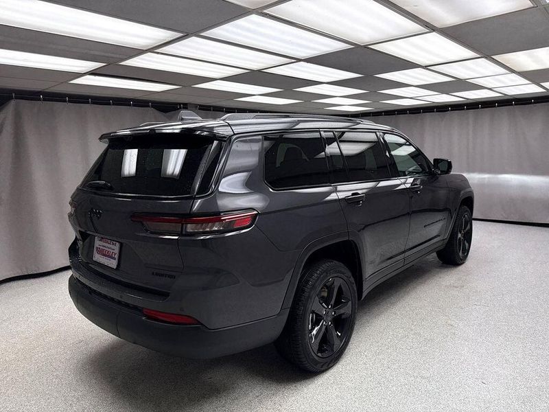 New 2025 Jeep Grand Cherokee L Limited 4x4Image 3