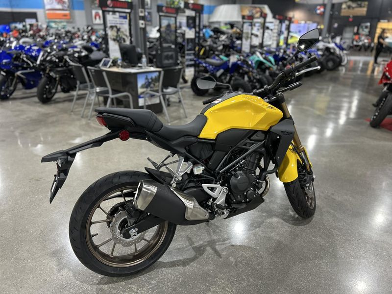 New 2025 Honda CB300R ABS Image 3
