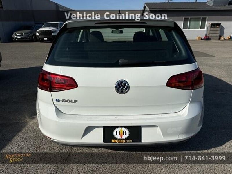 2016 Volkswagen e-Golf SEImage 6