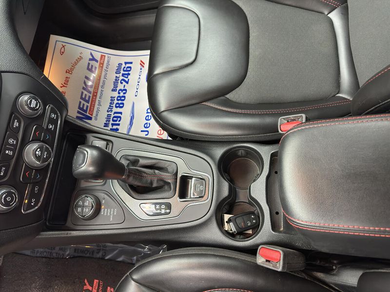 Used 2022 Jeep Cherokee TrailhawkImage 10