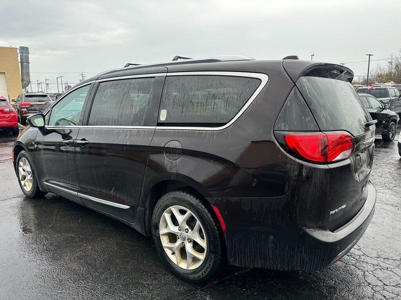2017 Chrysler Pacifica Touring L PlusImage 16