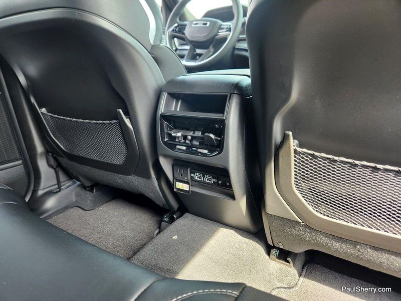 New 2025 Jeep Grand Cherokee Overland 4x4Image 33