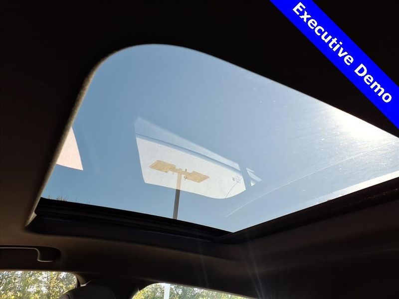 New 2025 Alfa Romeo Tonale AWDImage 14