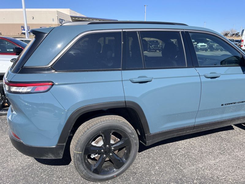 New 2026 Jeep Grand Cherokee Limited 4x4Image 6