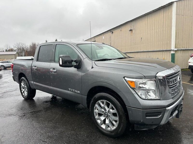 2021 Nissan Titan SVImage 1