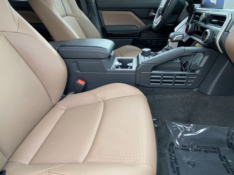 2025 Toyota 4Runner LimitedImage 12