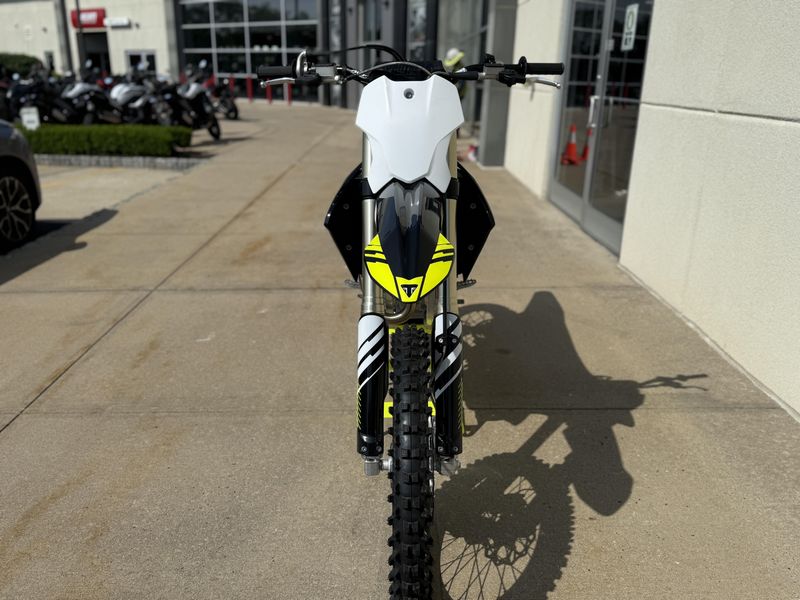 2025 Triumph TF 250XImage 4