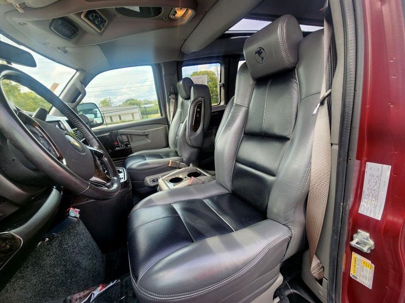 2018 Chevrolet Express 2500 Image 2