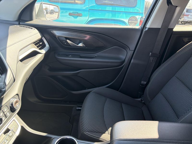 Used 2022 GMC Terrain SLEImage 28