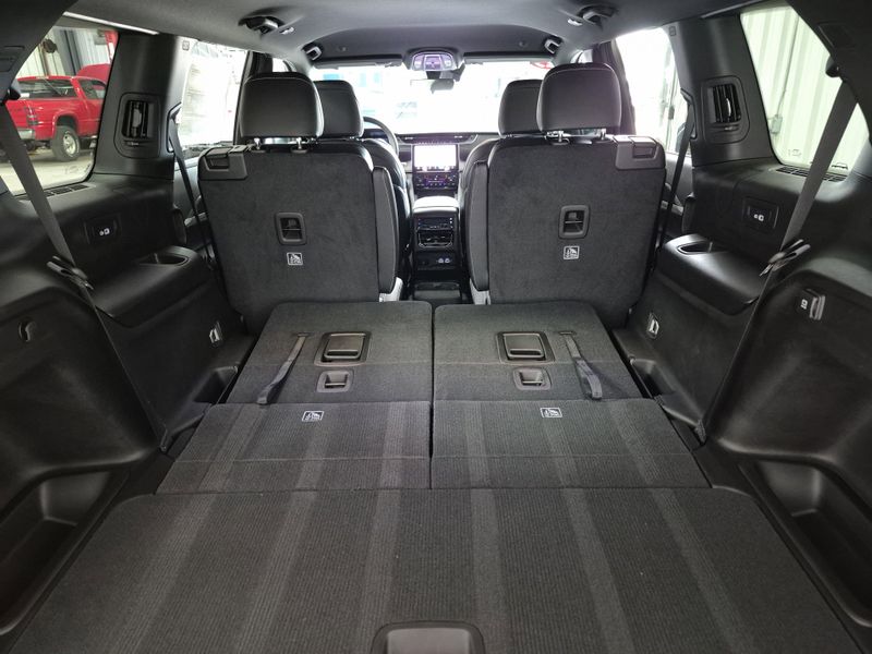 2025 Jeep Grand Cherokee L Limited 4x4Image 37