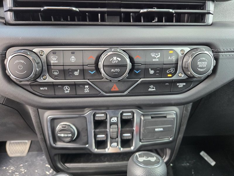 New 2025 Jeep Wrangler 4-door Sahara