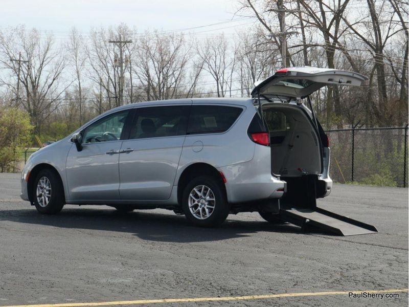 2023 Chrysler Voyager LXImage 60