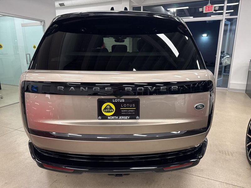 2023 Land Rover Range Rover SEImage 14