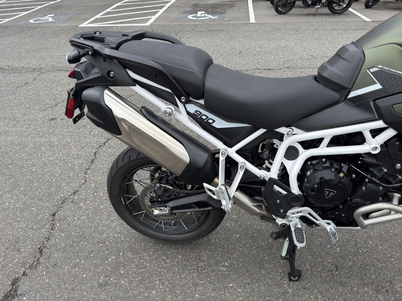 2024 Triumph Tiger 900 Rally Pro - KHAKI GREEN - PHANTOM BLACK 