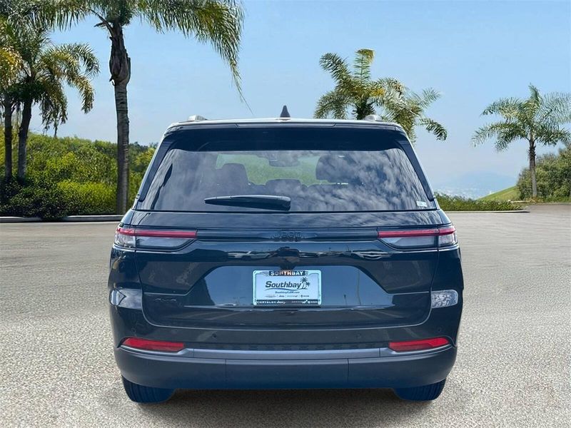 New 2026 Jeep Grand Cherokee Laredo Altitude 4x4