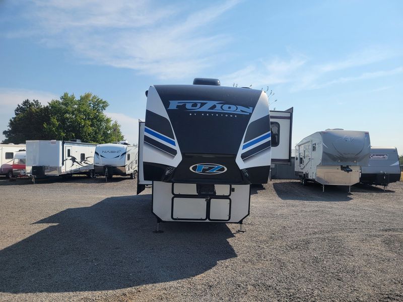 Used 2021 KEYSTONE RV FUZION 373 Image 4