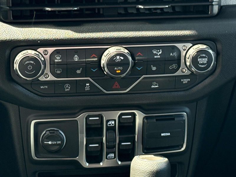 New 2026 Jeep Gladiator Sport S 4x4