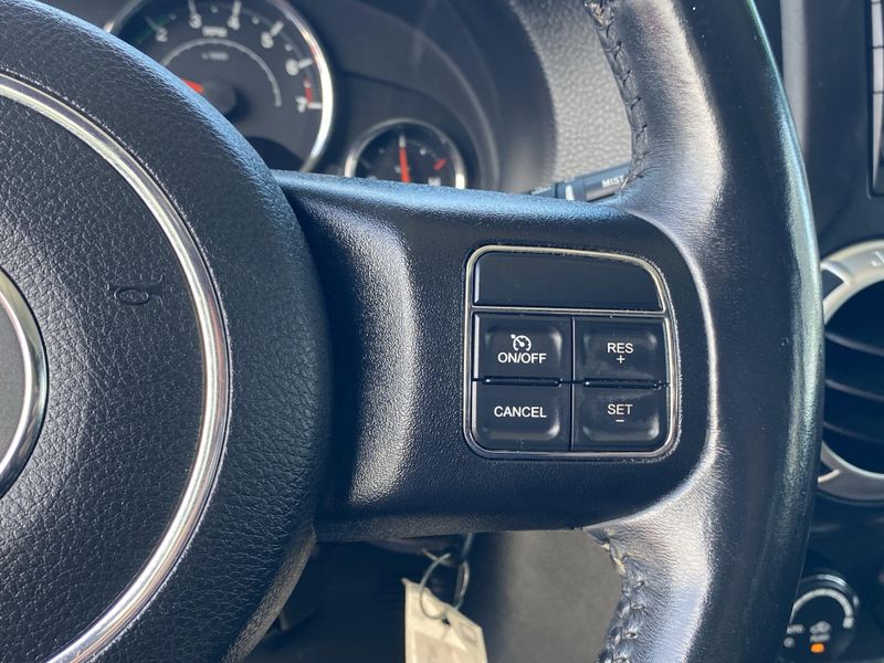 Used 2016 Jeep Wrangler Unlimited SaharaImage 27