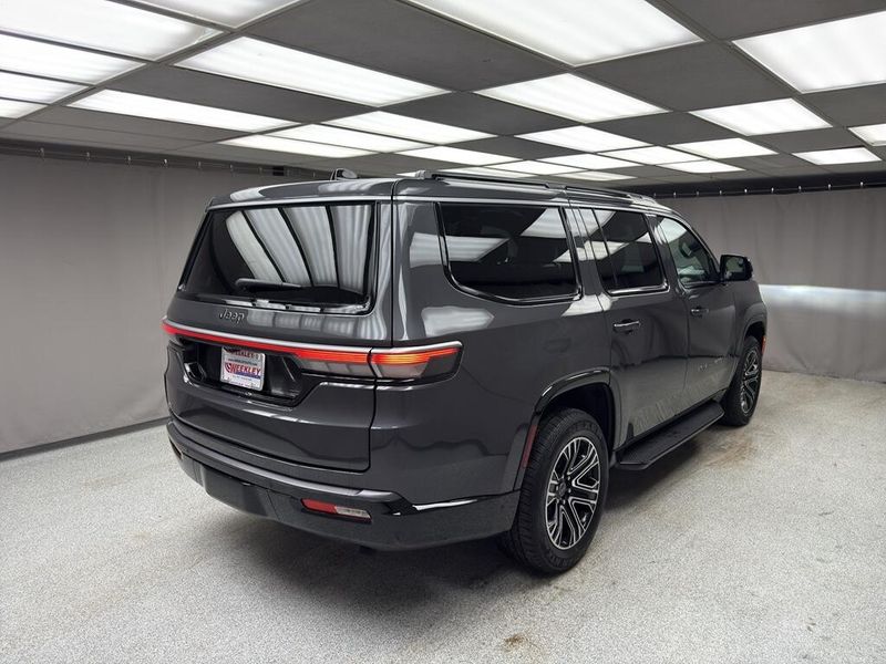 2026 Jeep Grand Wagoneer 4x4Image 3