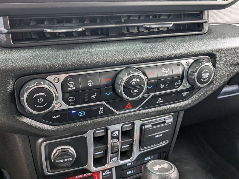 2025 Jeep Wrangler 4xe Willys photo 21