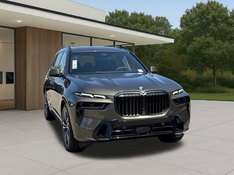 New 2027 BMW X7 xDrive40iImage 5