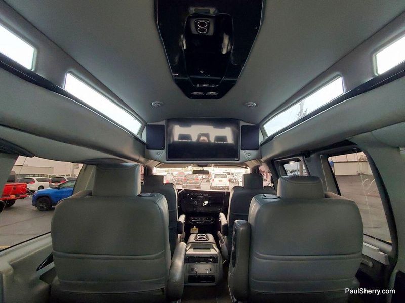 2022 GMC Savana Cargo Image 3