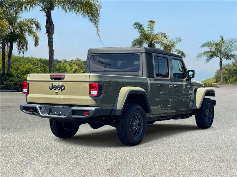 New 2026 Jeep Gladiator Sport S 4x4