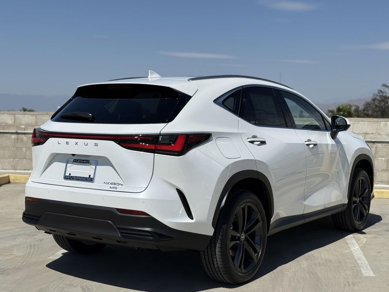 2025 LEXUS NX 450 450h+ LuxuryImage 12