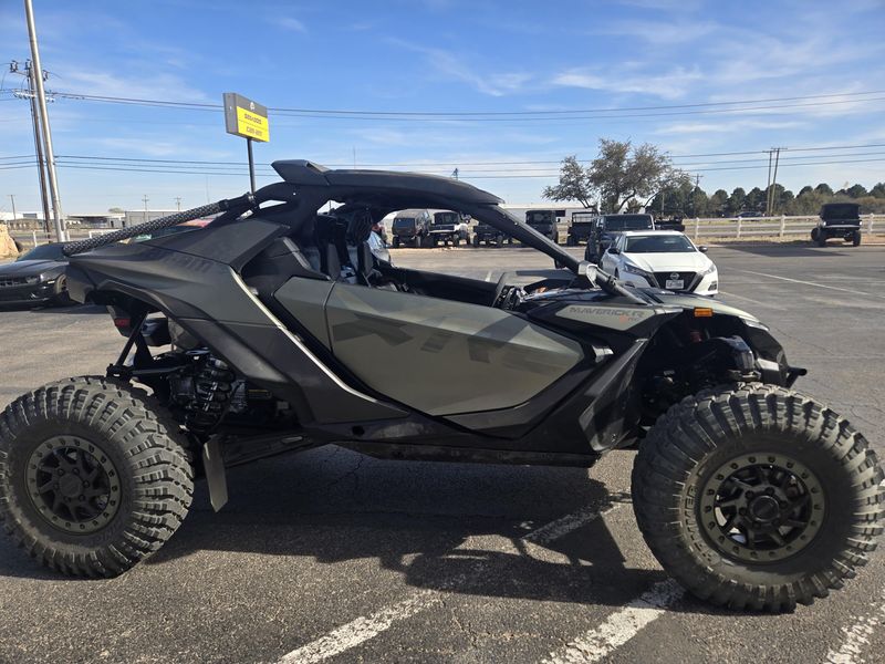 NEW 2026 CAN-AM MAVERICK R X RC WITH SMARTSHOX 999T DCT Image 3