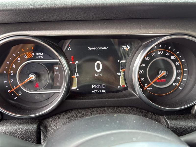 2020 Jeep Wrangler Unlimited Sahara photo 11