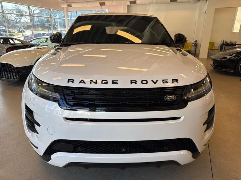 2024 Land Rover Range Rover Evoque DynamicImage 3