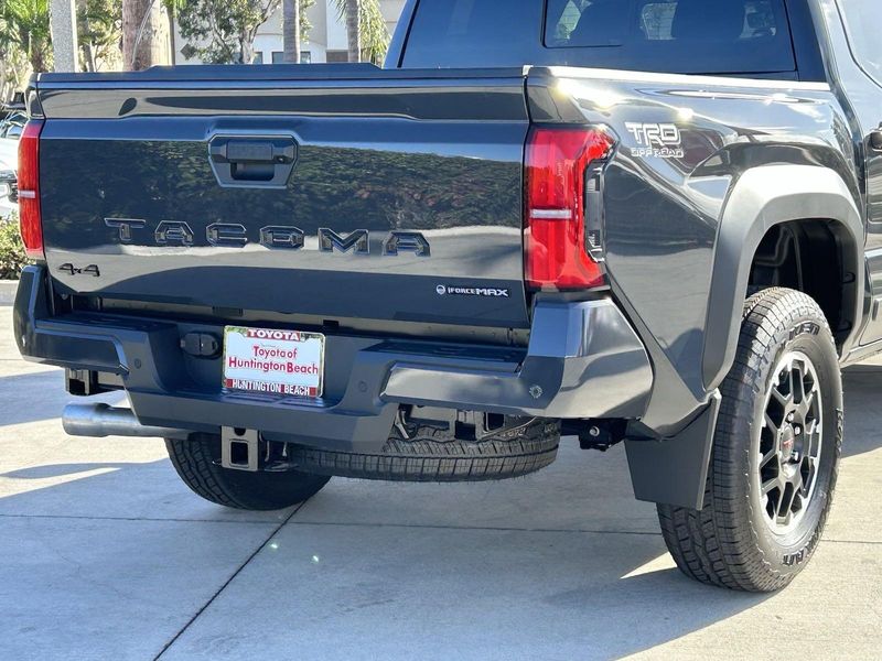 2024 Toyota Tacoma TRD Off Road HybridImage 4