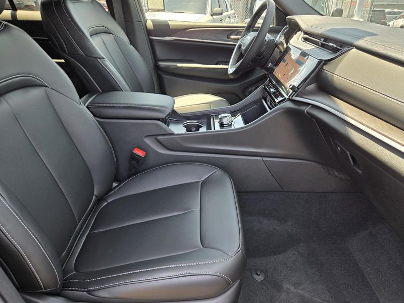 New 2026 Jeep Grand Cherokee Limited 4x2