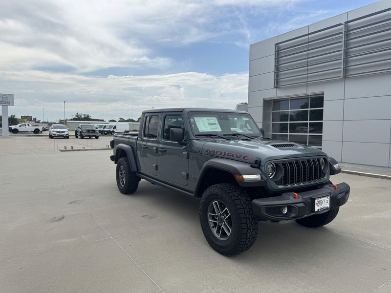 New 2025 Jeep Gladiator MojaveImage 2
