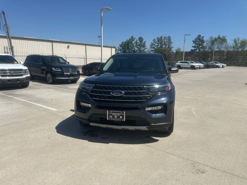Used 2023 Ford Explorer XLTImage 2