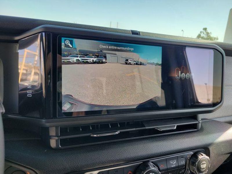 New 2026 Jeep Gladiator Sport S 4x4