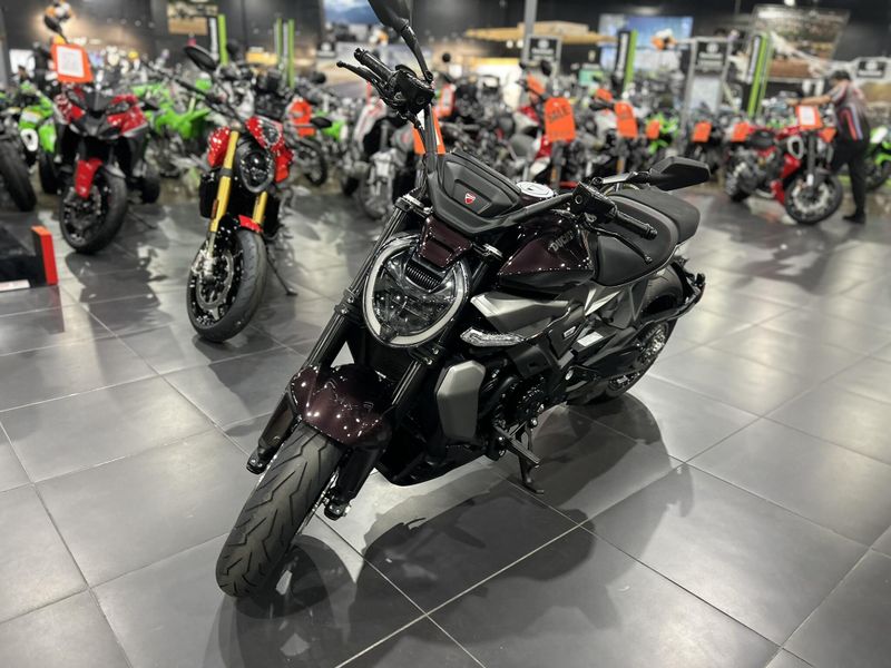New 2026 Ducati X DIAVEL V4 Image 8
