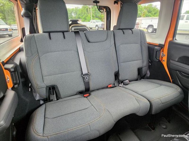2025 Jeep Wrangler Unlimited Willys photo 3