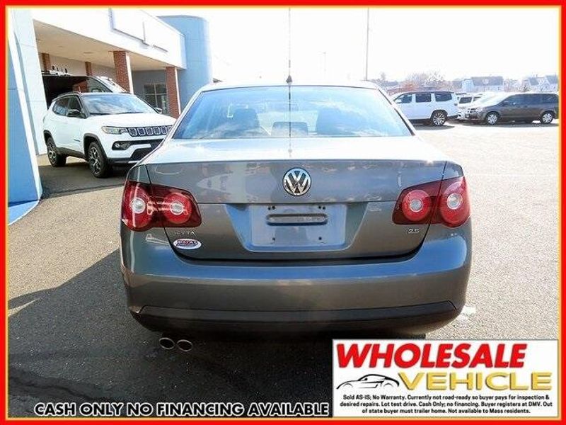 2010 Volkswagen Jetta LimitedImage 5