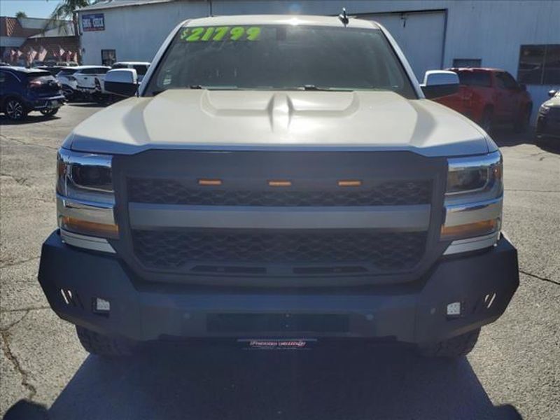 2018 Chevrolet Silverado 1500 LTImage 2