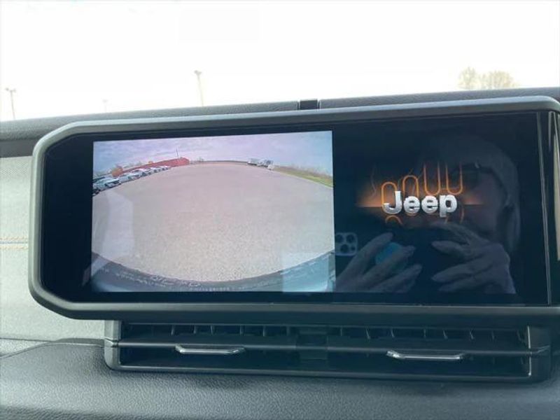 2024 Jeep Wrangler Unlimited Sport RHD photo 16