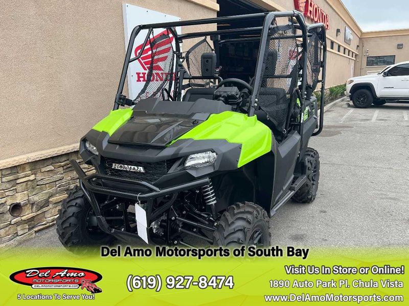 2024 Honda SXS700M4DLR  in a KRYPTON GREEN exterior color. Del Amo Motorsports of South Bay (619) 547-1937 delamomotorsports.com 