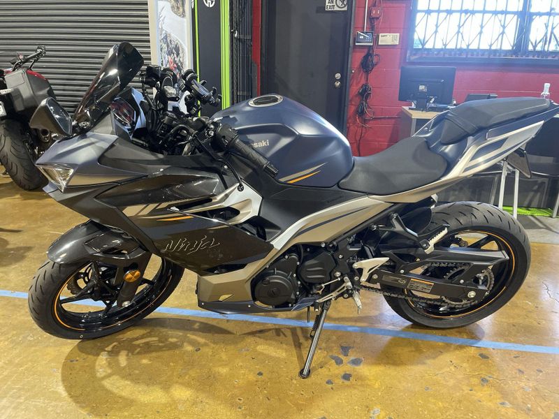 Used 2023 Kawasaki NINJA 400 Image 5
