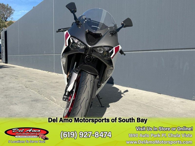 New 2025 Kawasaki NINJA ZX-6R ABS Image 5