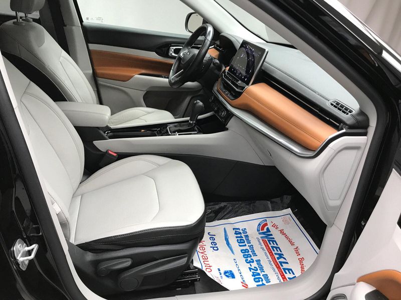Used 2022 Jeep Compass LimitedImage 16