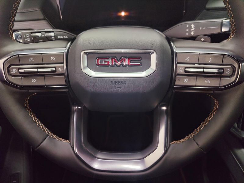 Used 2025 GMC Acadia AWD AT4Image 27