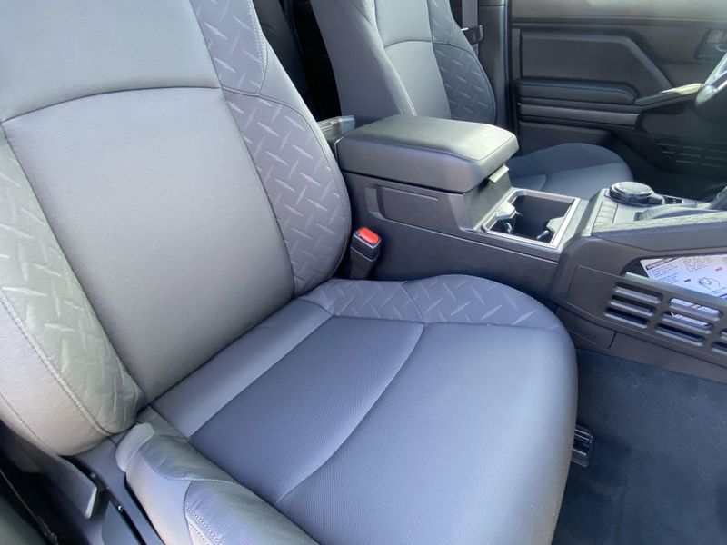 2025 Toyota Tacoma SR5Image 11
