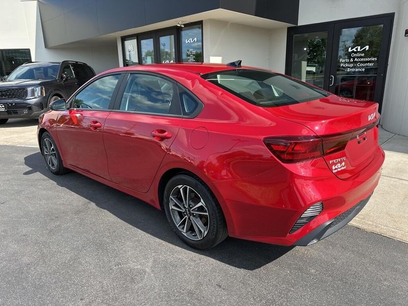 2022 Kia Forte LXSImage 7